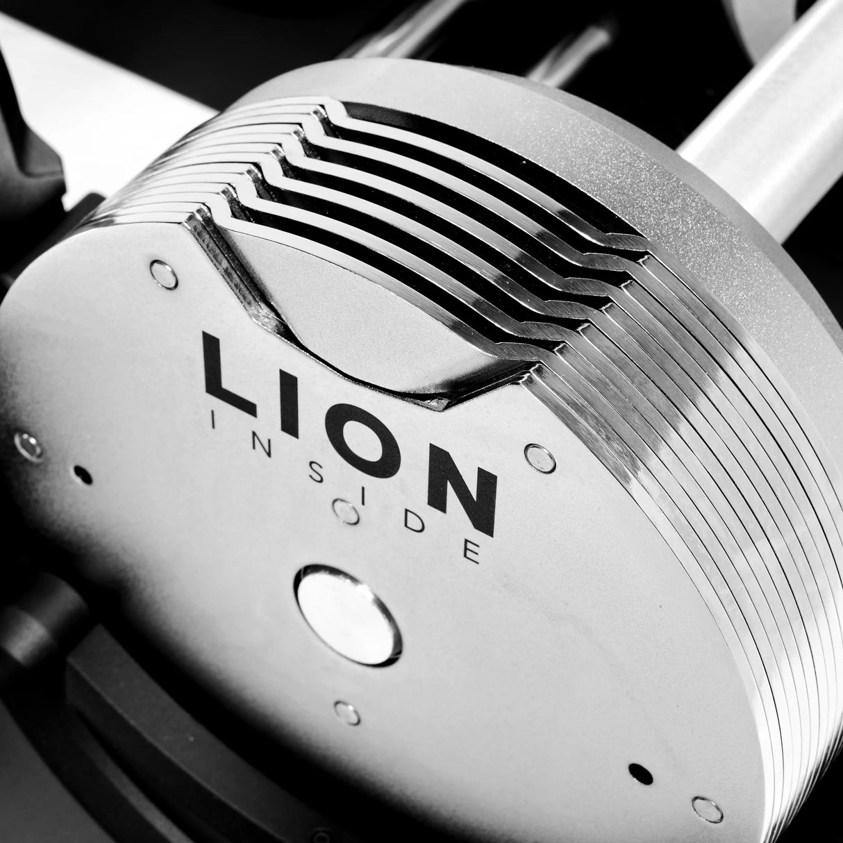 LION® x TITANSILVER™ V5 Verstelbare Dumbbells  4 – 23,5 kg (Set van 2 stuks)
