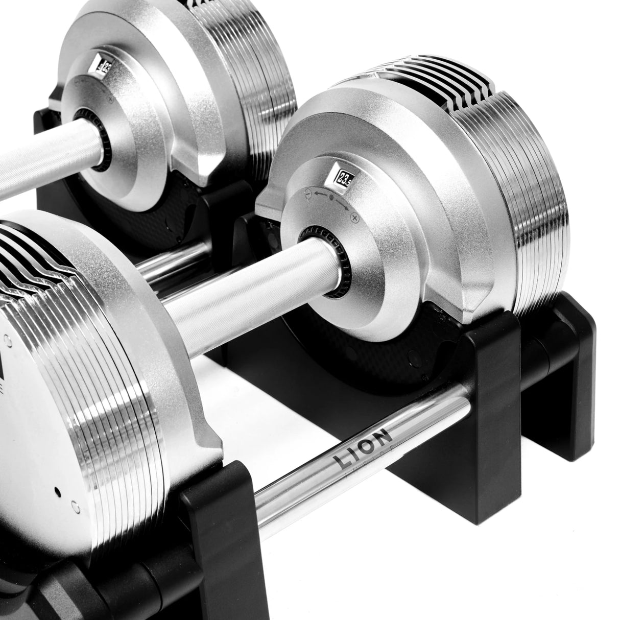 LION® x TITANSILVER™ V5 Verstelbare Dumbbells  4 – 23,5 kg (Set van 2 stuks)