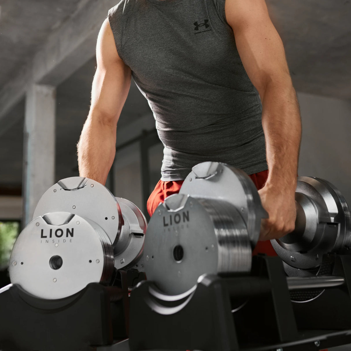 LION® x TITANSILVER™ V5 verstellbare Kurzhanteln 4–32,5 kg (Set aus 2 Stück) 