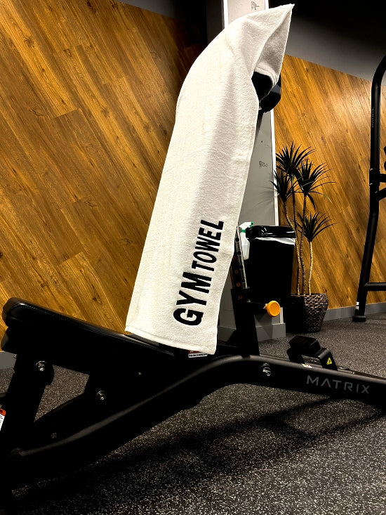 Gym Towel - Fitness sports towel with zipper/storage pocket